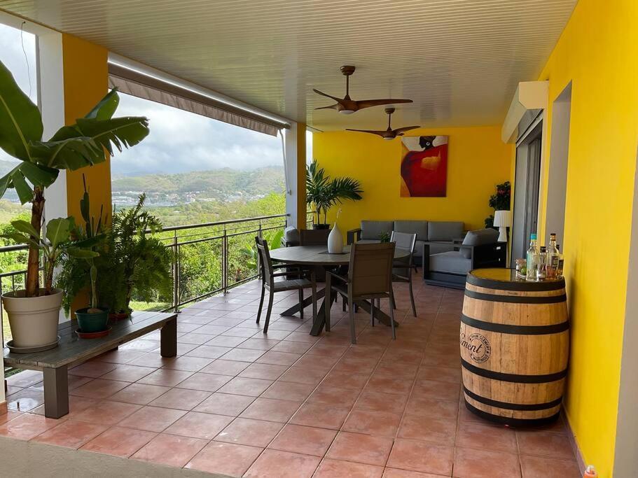 Bas De Villa Piscine Petit Versailles Sainte Anne Luaran gambar